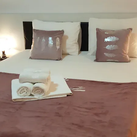Divan Apartment