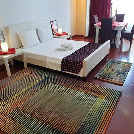 Apartment Divan