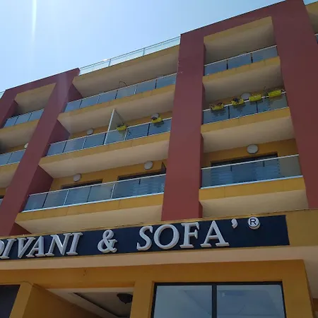 Divan Apartment *